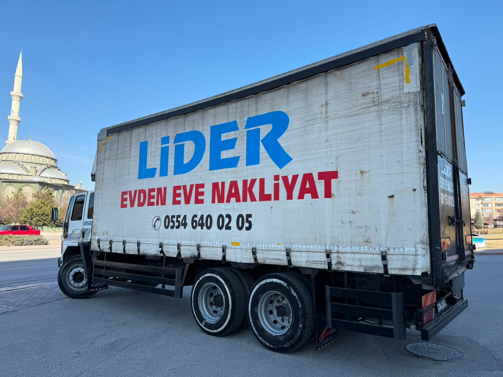 Lider evden eve nakliyat kapalı kasa modern taşıma araçları
